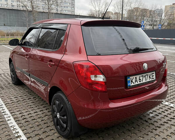 Красный Шкода Фабия, объемом двигателя 1.39 л и пробегом 236 тыс. км за 6100 $, фото 3 на Automoto.ua
