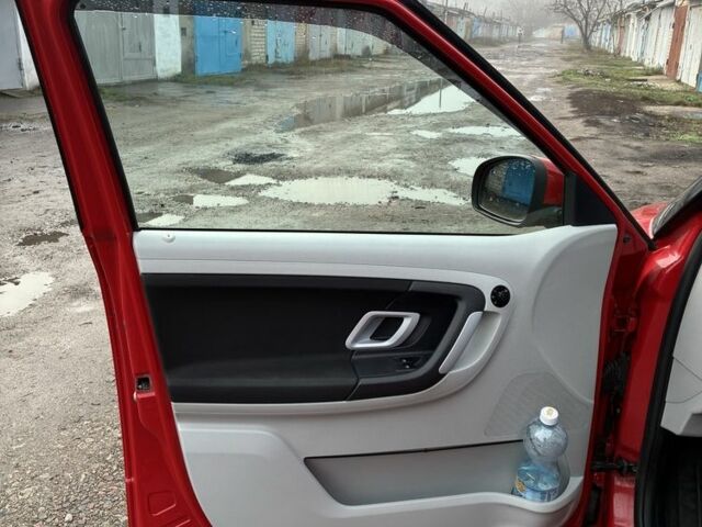 Красный Шкода Фабия, объемом двигателя 1.4 л и пробегом 256 тыс. км за 4500 $, фото 20 на Automoto.ua