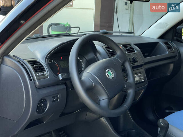 Красный Шкода Фабия, объемом двигателя 1.2 л и пробегом 203 тыс. км за 4755 $, фото 23 на Automoto.ua