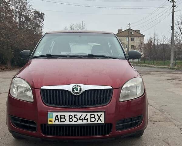 Красный Шкода Фабия, объемом двигателя 1.2 л и пробегом 205 тыс. км за 3000 $, фото 4 на Automoto.ua