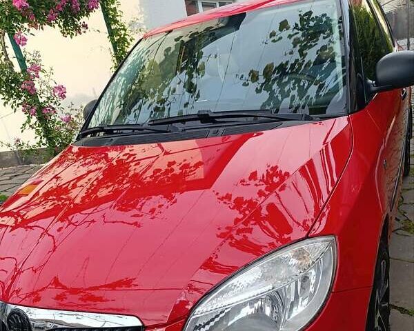 Красный Шкода Фабия, объемом двигателя 1.2 л и пробегом 260 тыс. км за 4430 $, фото 5 на Automoto.ua