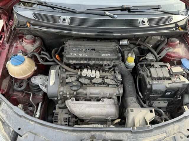 Червоний Шкода Фабія, об'ємом двигуна 1.4 л та пробігом 305 тис. км за 3000 $, фото 20 на Automoto.ua