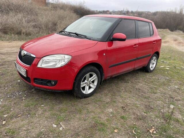 Красный Шкода Фабия, объемом двигателя 1.6 л и пробегом 235 тыс. км за 6600 $, фото 6 на Automoto.ua