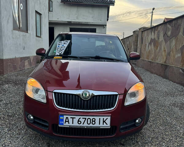 Красный Шкода Фабия, объемом двигателя 1.39 л и пробегом 232 тыс. км за 4500 $, фото 9 на Automoto.ua