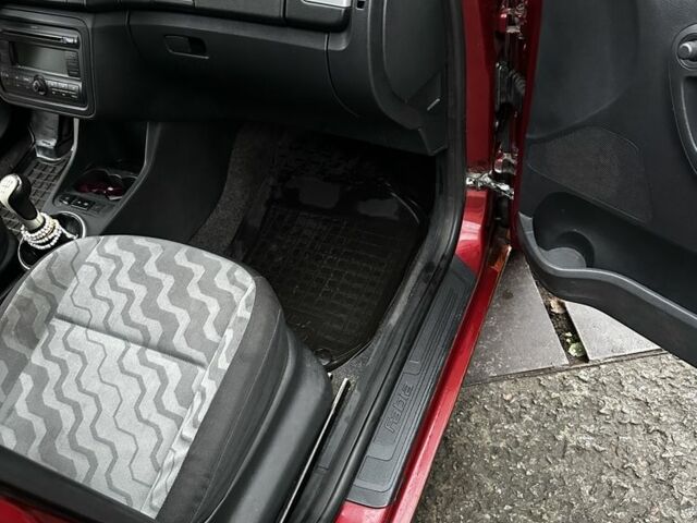 Красный Шкода Фабия, объемом двигателя 1.4 л и пробегом 198 тыс. км за 4500 $, фото 20 на Automoto.ua