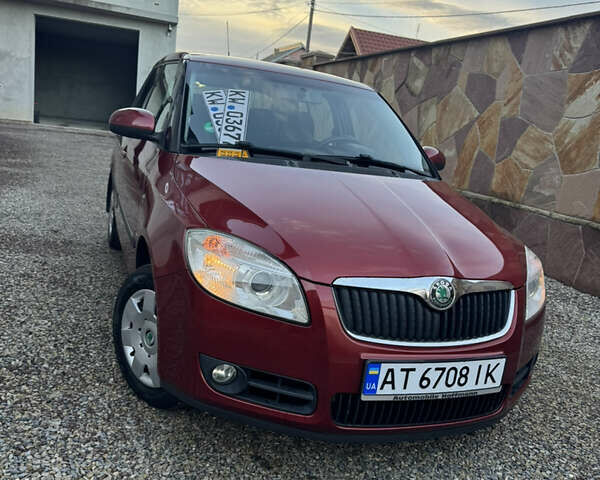 Красный Шкода Фабия, объемом двигателя 1.39 л и пробегом 232 тыс. км за 4500 $, фото 10 на Automoto.ua