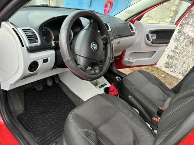 Красный Шкода Фабия, объемом двигателя 1.4 л и пробегом 256 тыс. км за 4500 $, фото 11 на Automoto.ua