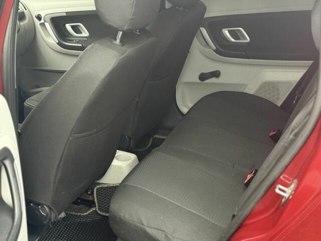 Червоний Шкода Фабія, об'ємом двигуна 1.4 л та пробігом 270 тис. км за 3550 $, фото 8 на Automoto.ua