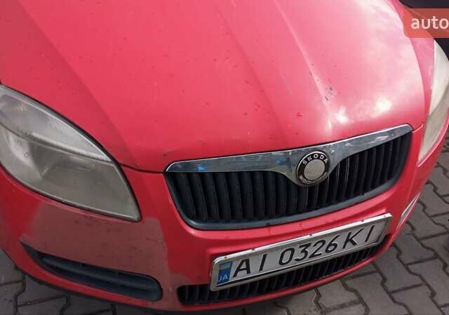 Красный Шкода Фабия, объемом двигателя 1.39 л и пробегом 275 тыс. км за 3200 $, фото 6 на Automoto.ua