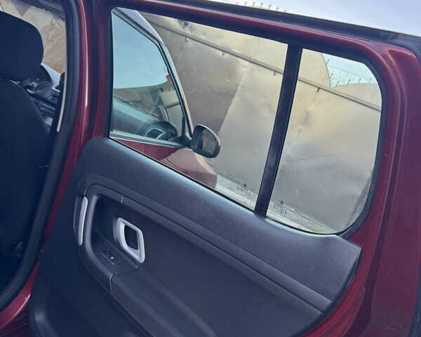 Красный Шкода Фабия, объемом двигателя 1.39 л и пробегом 232 тыс. км за 4500 $, фото 49 на Automoto.ua