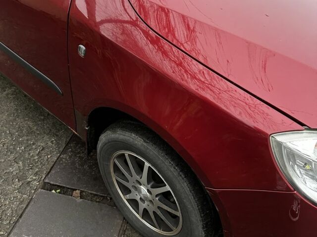 Красный Шкода Фабия, объемом двигателя 1.4 л и пробегом 198 тыс. км за 4500 $, фото 8 на Automoto.ua