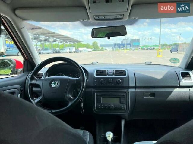 Красный Шкода Фабия, объемом двигателя 1.2 л и пробегом 175 тыс. км за 5900 $, фото 9 на Automoto.ua