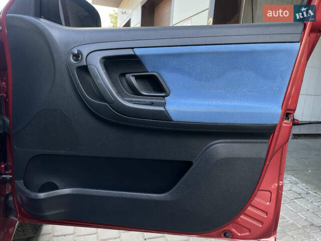 Красный Шкода Фабия, объемом двигателя 1.2 л и пробегом 203 тыс. км за 4755 $, фото 31 на Automoto.ua