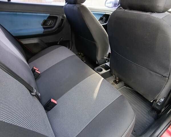 Красный Шкода Фабия, объемом двигателя 1.4 л и пробегом 250 тыс. км за 3550 $, фото 11 на Automoto.ua