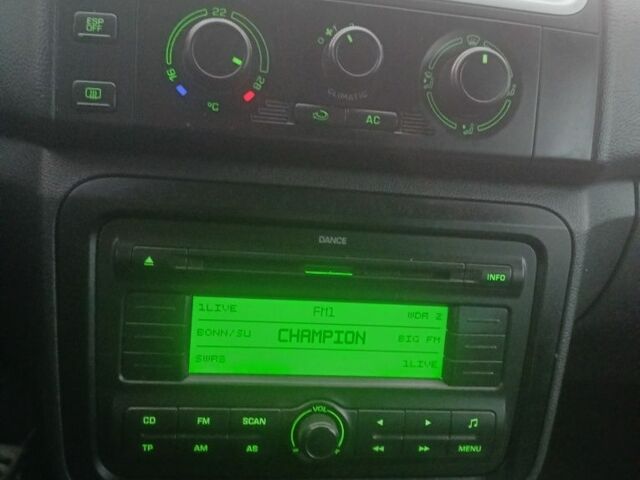 Червоний Шкода Фабія, об'ємом двигуна 0 л та пробігом 251 тис. км за 5499 $, фото 5 на Automoto.ua