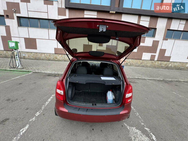 Красный Шкода Фабия, объемом двигателя 1.6 л и пробегом 203 тыс. км за 6300 $, фото 12 на Automoto.ua