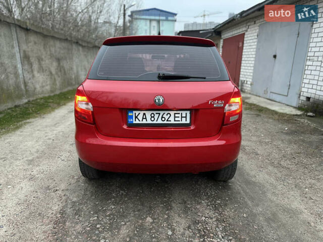 Красный Шкода Фабия, объемом двигателя 1.2 л и пробегом 166 тыс. км за 3450 $, фото 4 на Automoto.ua