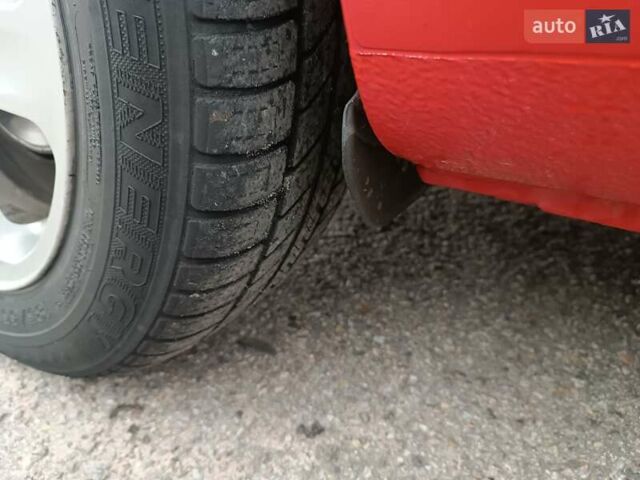 Красный Шкода Фабия, объемом двигателя 1.39 л и пробегом 185 тыс. км за 5450 $, фото 41 на Automoto.ua