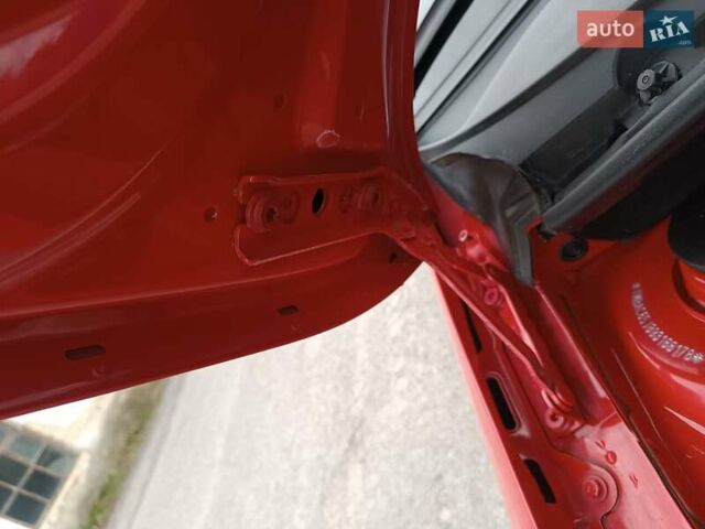 Красный Шкода Фабия, объемом двигателя 1.39 л и пробегом 185 тыс. км за 5450 $, фото 26 на Automoto.ua