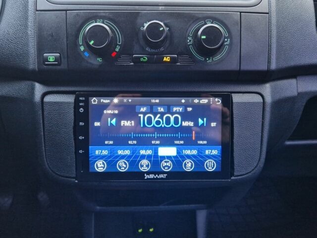 Красный Шкода Фабия, объемом двигателя 1.4 л и пробегом 224 тыс. км за 4750 $, фото 17 на Automoto.ua