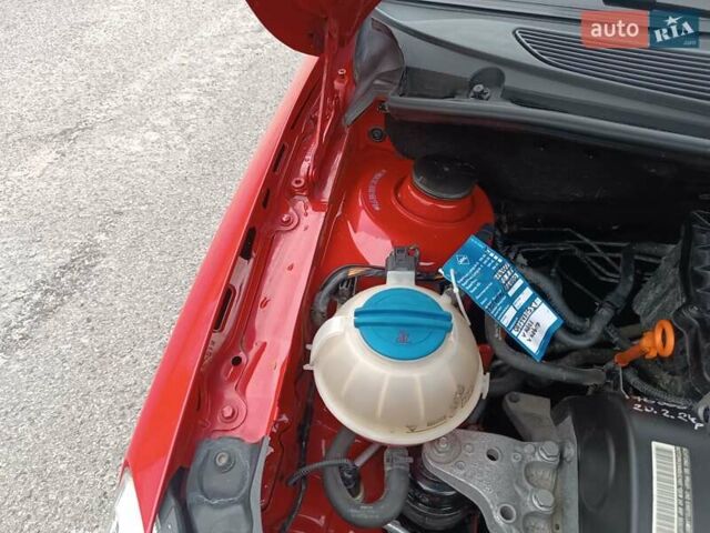 Красный Шкода Фабия, объемом двигателя 1.39 л и пробегом 185 тыс. км за 5450 $, фото 22 на Automoto.ua