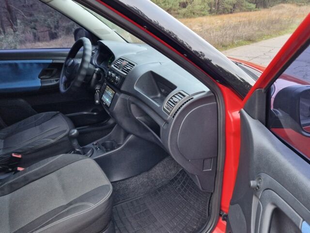 Красный Шкода Фабия, объемом двигателя 1.4 л и пробегом 224 тыс. км за 4750 $, фото 11 на Automoto.ua