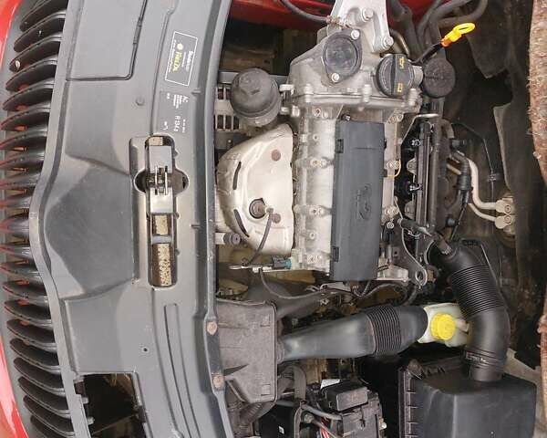 Красный Шкода Фабия, объемом двигателя 1.2 л и пробегом 195 тыс. км за 4700 $, фото 7 на Automoto.ua