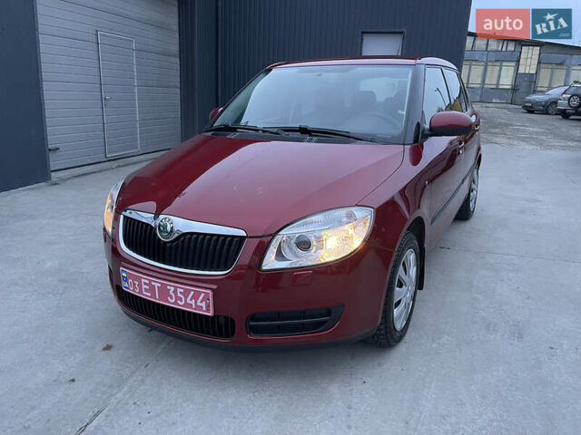 Красный Шкода Фабия, объемом двигателя 1.39 л и пробегом 181 тыс. км за 5200 $, фото 3 на Automoto.ua