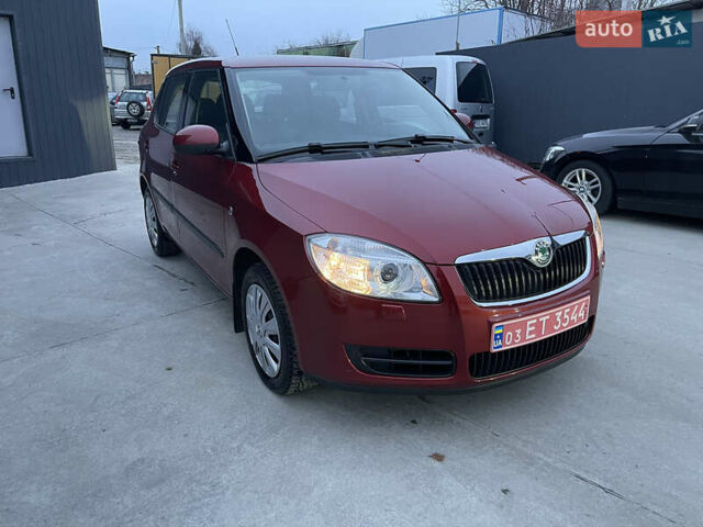 Красный Шкода Фабия, объемом двигателя 1.39 л и пробегом 181 тыс. км за 5200 $, фото 1 на Automoto.ua