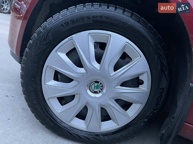 Красный Шкода Фабия, объемом двигателя 1.39 л и пробегом 181 тыс. км за 5200 $, фото 38 на Automoto.ua