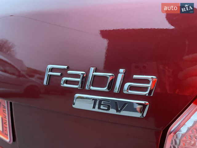Красный Шкода Фабия, объемом двигателя 1.39 л и пробегом 181 тыс. км за 5200 $, фото 37 на Automoto.ua
