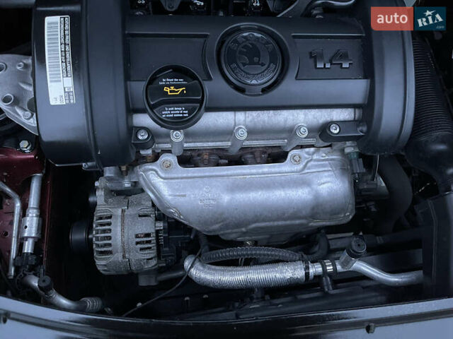 Красный Шкода Фабия, объемом двигателя 1.39 л и пробегом 181 тыс. км за 5200 $, фото 44 на Automoto.ua