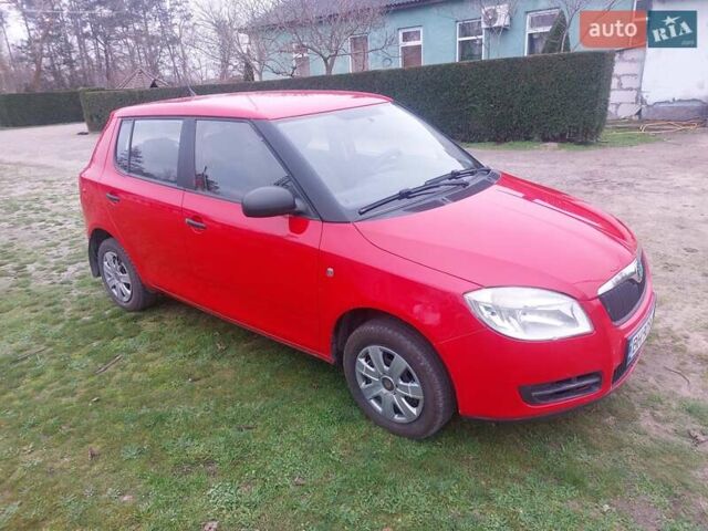 Красный Шкода Фабия, объемом двигателя 1.2 л и пробегом 195 тыс. км за 4700 $, фото 1 на Automoto.ua