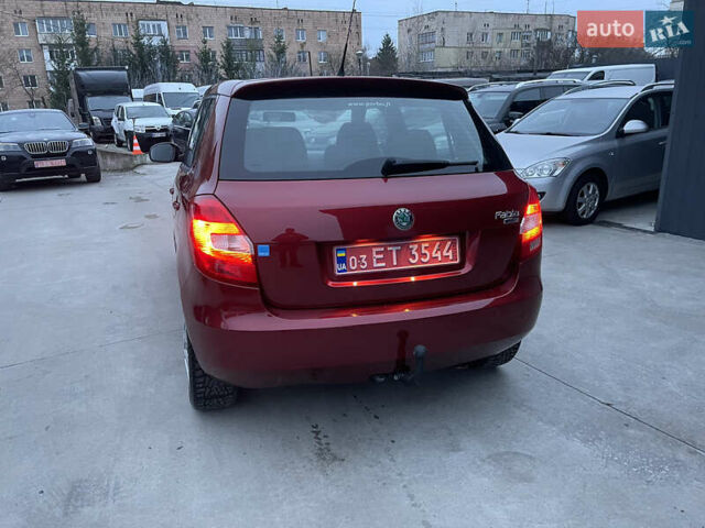 Красный Шкода Фабия, объемом двигателя 1.39 л и пробегом 181 тыс. км за 5200 $, фото 9 на Automoto.ua