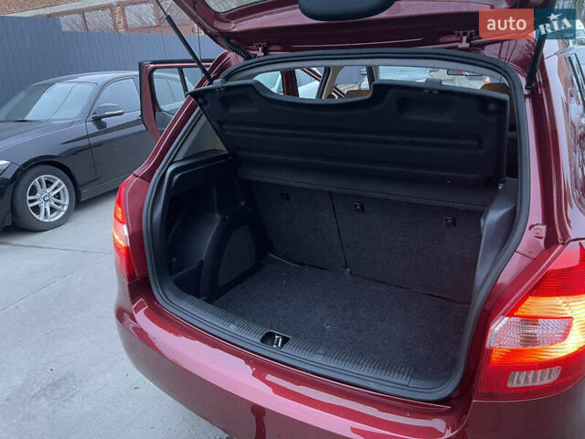 Красный Шкода Фабия, объемом двигателя 1.39 л и пробегом 181 тыс. км за 5200 $, фото 29 на Automoto.ua
