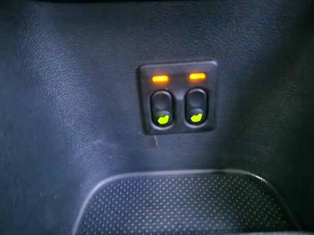 Красный Шкода Фабия, объемом двигателя 1.4 л и пробегом 224 тыс. км за 4750 $, фото 19 на Automoto.ua