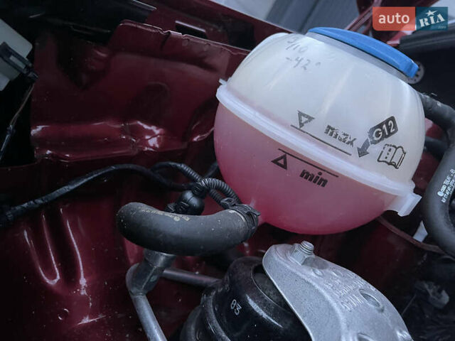 Красный Шкода Фабия, объемом двигателя 1.39 л и пробегом 181 тыс. км за 5200 $, фото 43 на Automoto.ua