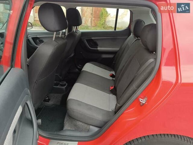 Красный Шкода Фабия, объемом двигателя 1.39 л и пробегом 185 тыс. км за 5450 $, фото 12 на Automoto.ua