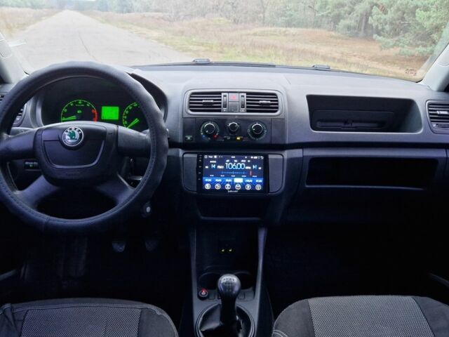 Красный Шкода Фабия, объемом двигателя 1.4 л и пробегом 224 тыс. км за 4750 $, фото 16 на Automoto.ua