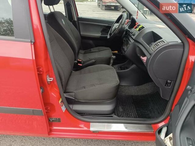 Красный Шкода Фабия, объемом двигателя 1.39 л и пробегом 185 тыс. км за 5450 $, фото 15 на Automoto.ua