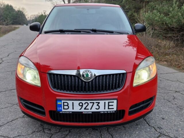 Красный Шкода Фабия, объемом двигателя 1.4 л и пробегом 224 тыс. км за 4750 $, фото 4 на Automoto.ua