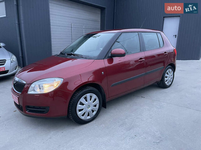 Красный Шкода Фабия, объемом двигателя 1.39 л и пробегом 181 тыс. км за 5200 $, фото 4 на Automoto.ua