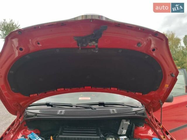 Красный Шкода Фабия, объемом двигателя 1.39 л и пробегом 185 тыс. км за 5450 $, фото 21 на Automoto.ua