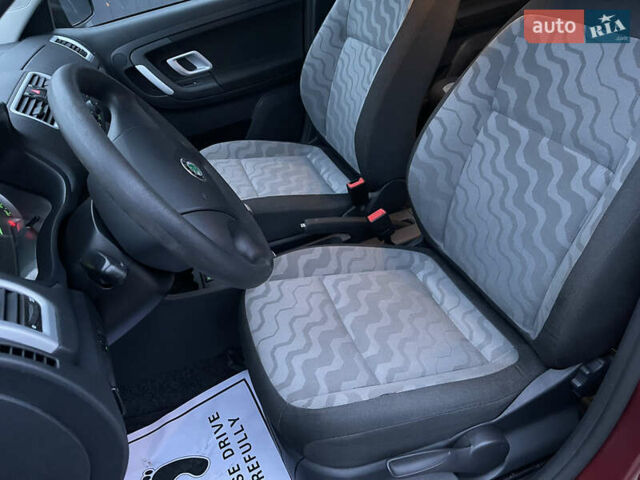 Красный Шкода Фабия, объемом двигателя 1.39 л и пробегом 181 тыс. км за 5200 $, фото 26 на Automoto.ua