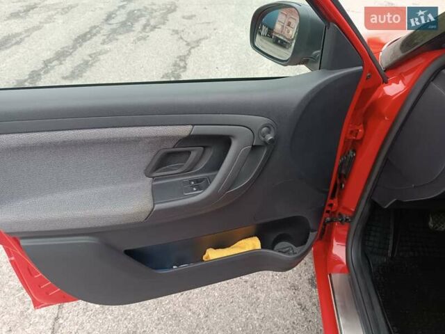 Красный Шкода Фабия, объемом двигателя 1.39 л и пробегом 185 тыс. км за 5450 $, фото 8 на Automoto.ua