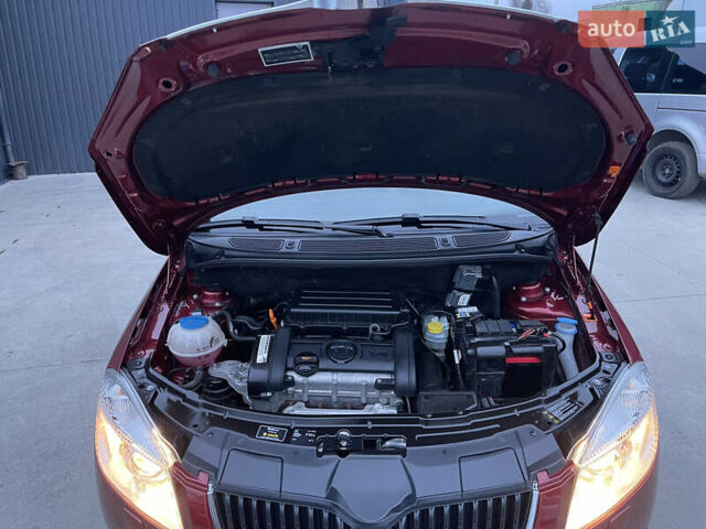 Красный Шкода Фабия, объемом двигателя 1.39 л и пробегом 181 тыс. км за 5200 $, фото 39 на Automoto.ua