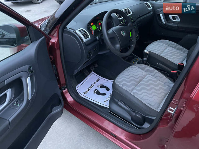 Красный Шкода Фабия, объемом двигателя 1.39 л и пробегом 181 тыс. км за 5200 $, фото 16 на Automoto.ua
