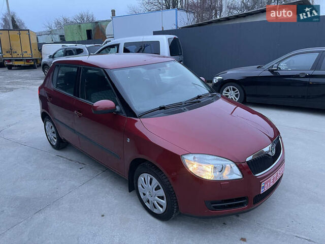 Красный Шкода Фабия, объемом двигателя 1.39 л и пробегом 181 тыс. км за 5200 $, фото 15 на Automoto.ua