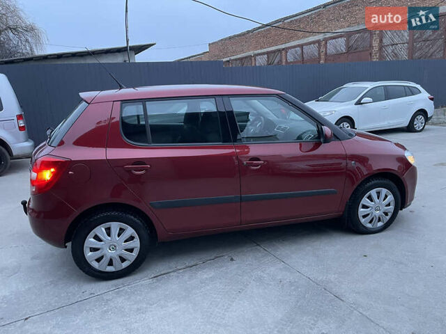 Красный Шкода Фабия, объемом двигателя 1.39 л и пробегом 181 тыс. км за 5200 $, фото 13 на Automoto.ua