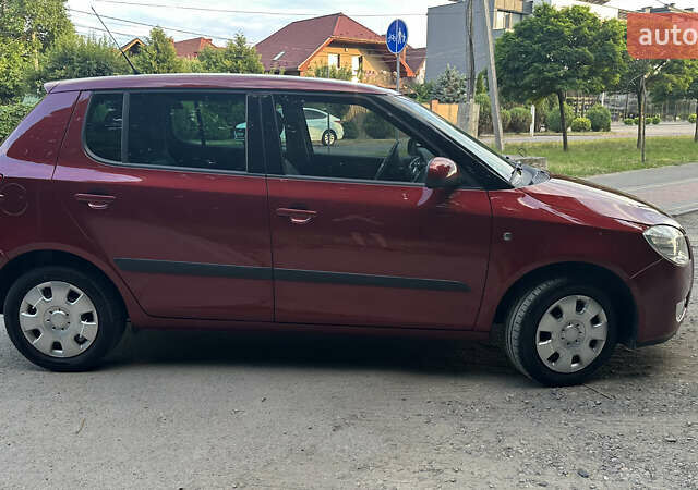 Червоний Шкода Фабія, об'ємом двигуна 1.2 л та пробігом 185 тис. км за 4700 $, фото 4 на Automoto.ua